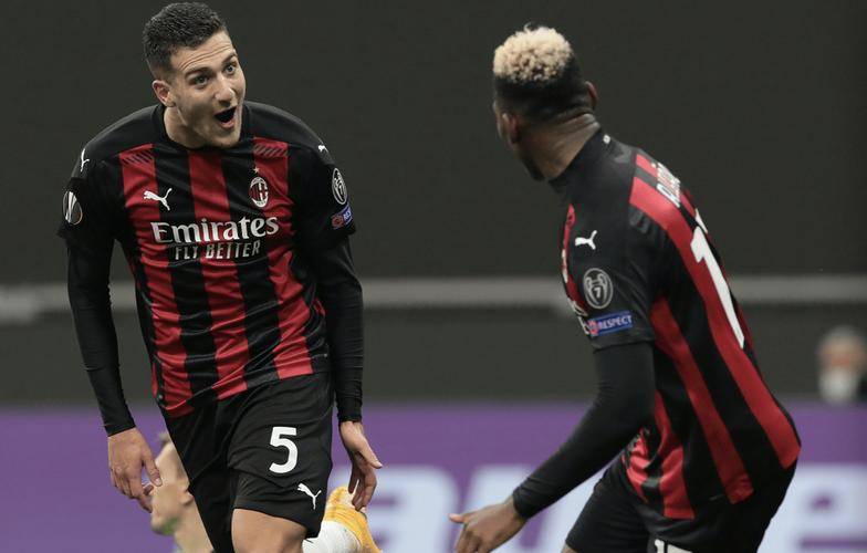 欧冠焦点战：巴萨 VS 国际米兰，红蓝军团与蓝黑军团的强强对话